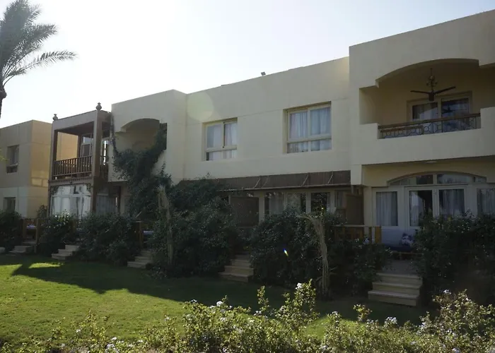 Adel's Aparthotel *