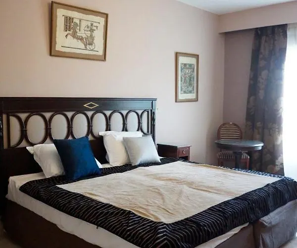 Aparthotel Adel's